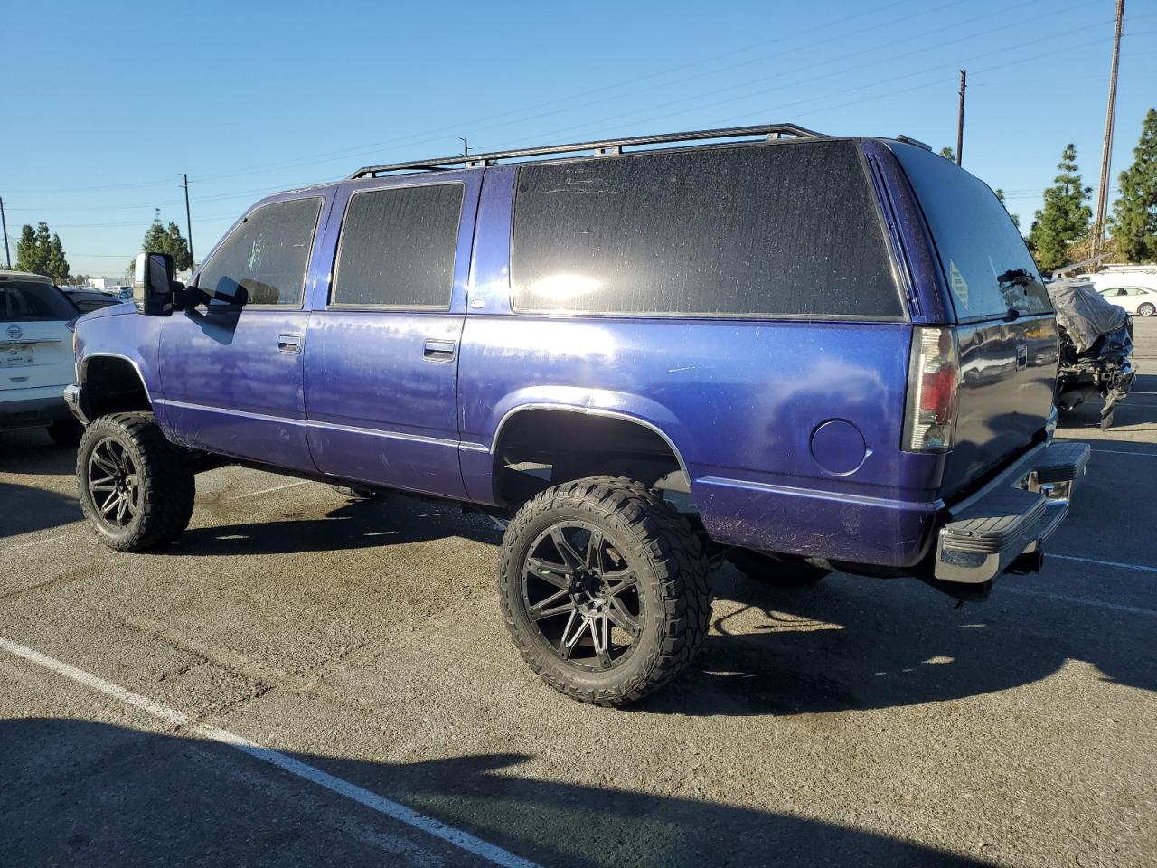 1999 Chevrolet Suburban C1500 VIN: 1GNEC16R9XJ307672 Lot: 78663054