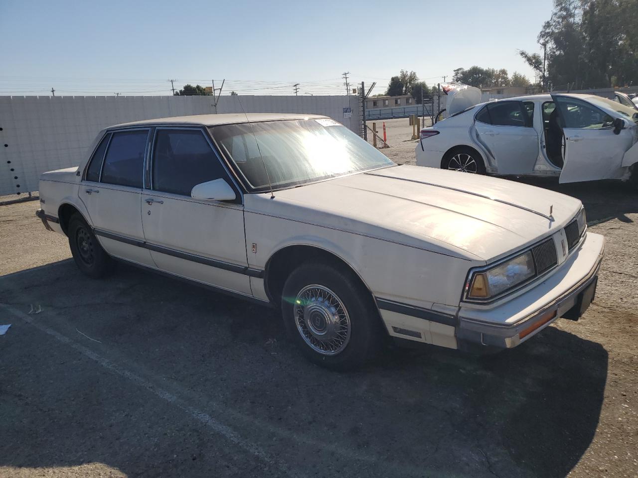 1G3HY54C6J1800245 1988 Oldsmobile Delta 88 Royale Brougham