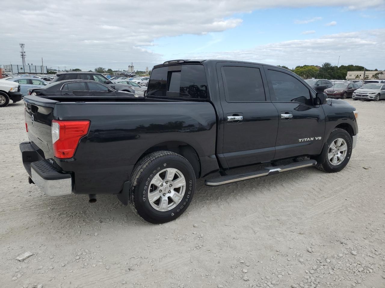 1N6AA1EK7JN542912 2018 Nissan Titan S