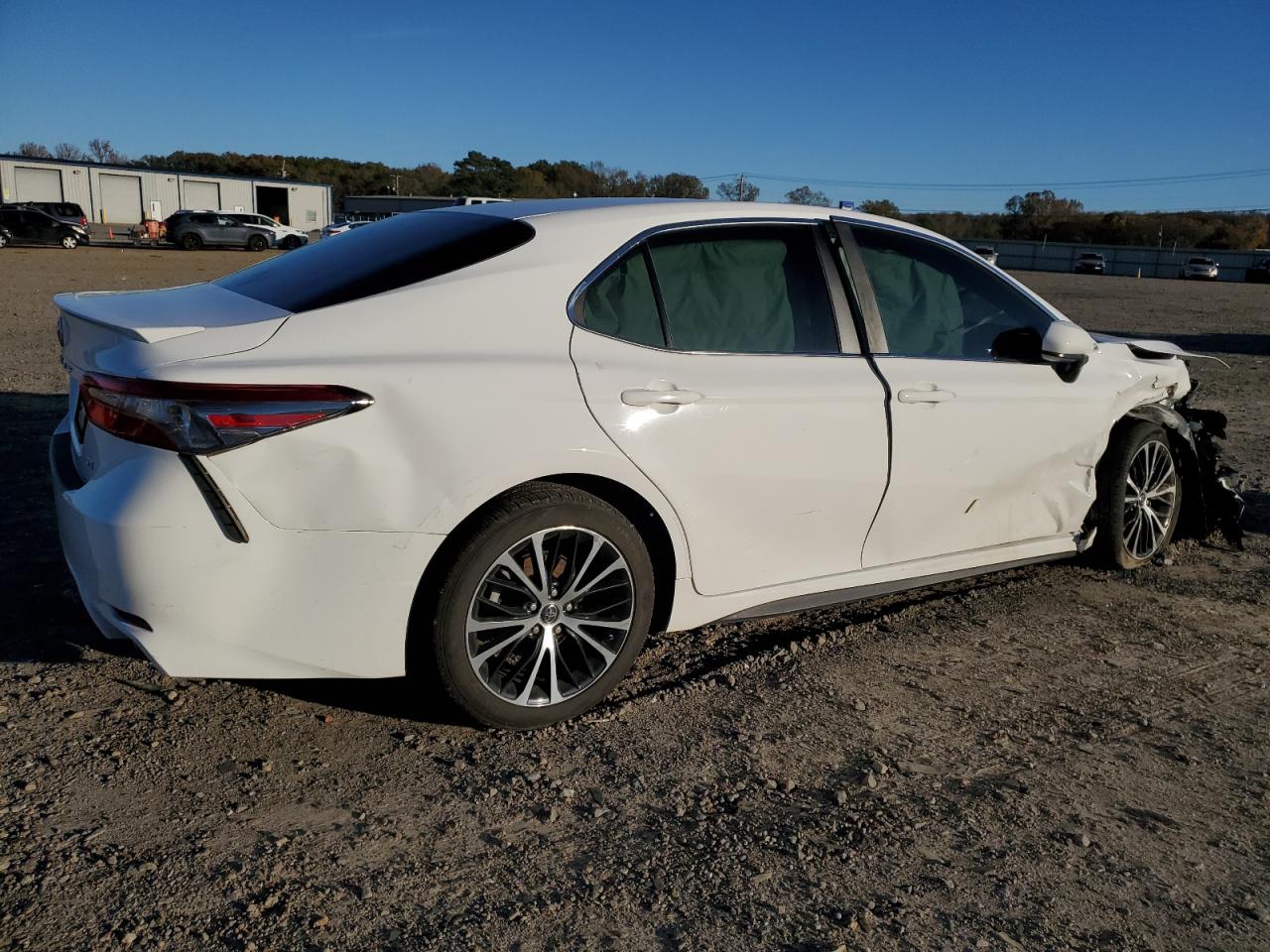 2018 Toyota Camry L VIN: 4T1B11HK2JU611901 Lot: 81371854