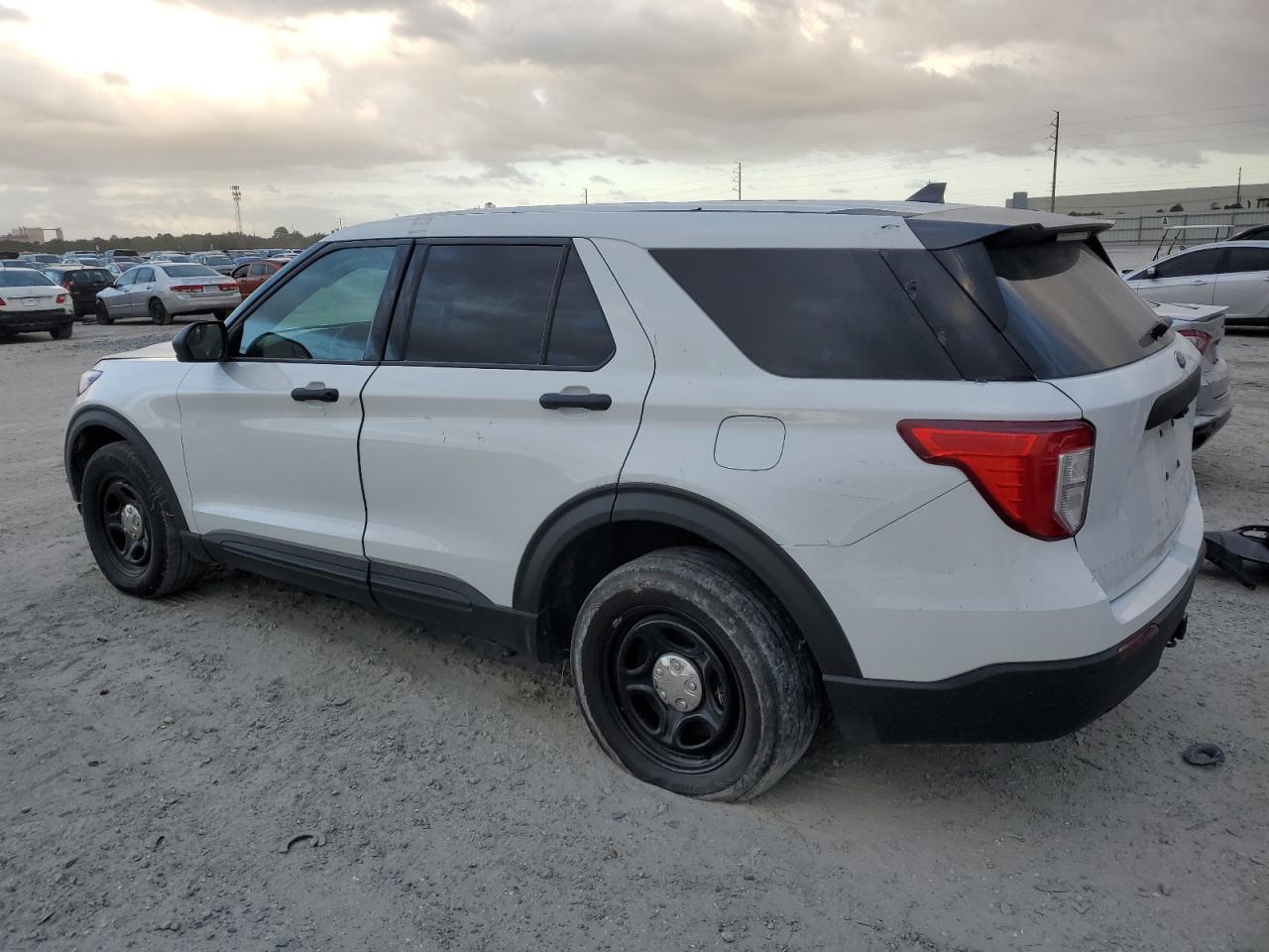 1FM5K8AB2MGC24099 2021 Ford Explorer Police Interceptor