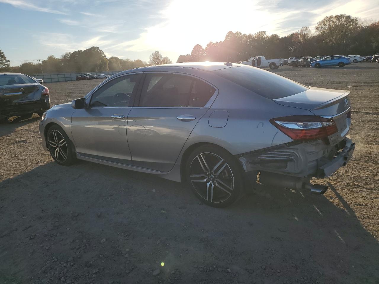 2016 Honda Accord Touring VIN: 1HGCR3F93GA018136 Lot: 82239004