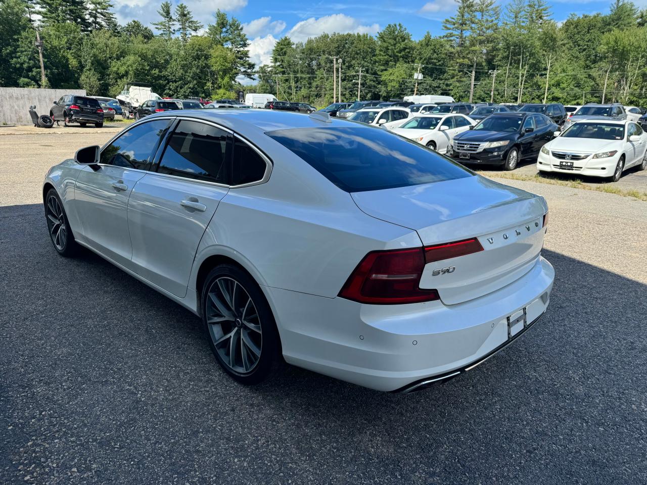 YV1A22MK6H1012112 2017 Volvo S90 T6 Momentum