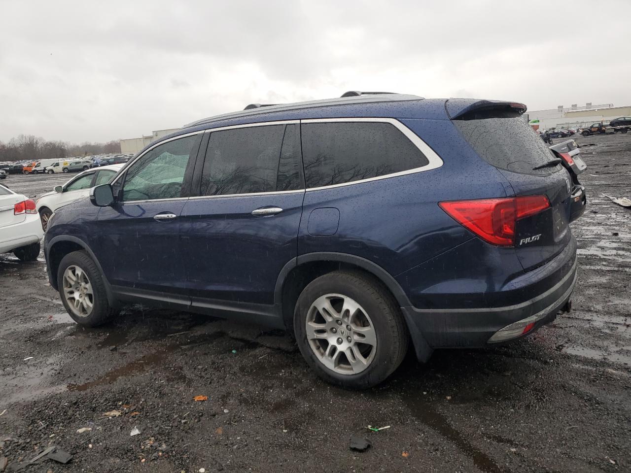 2018 Honda Pilot Touring VIN: 5FNYF6H9XJB015650 Lot: 81300754