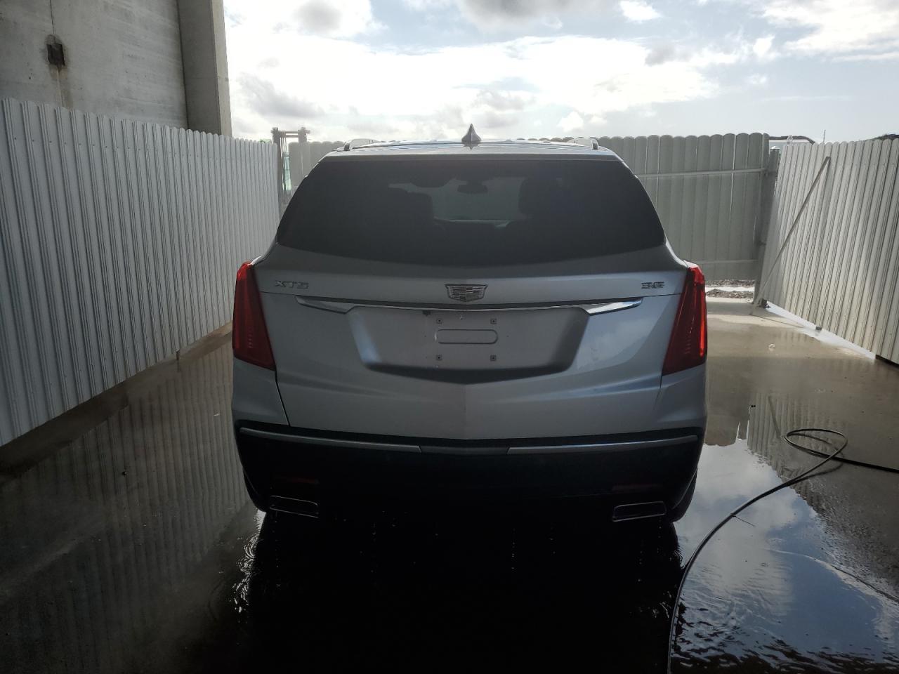 1GYKNERS0JZ131268 2018 Cadillac Xt5 Premium Luxury