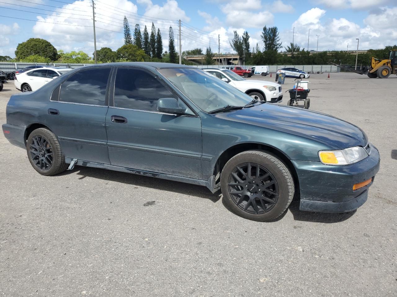 1HGCD5624TA085982 1996 Honda Accord Dx