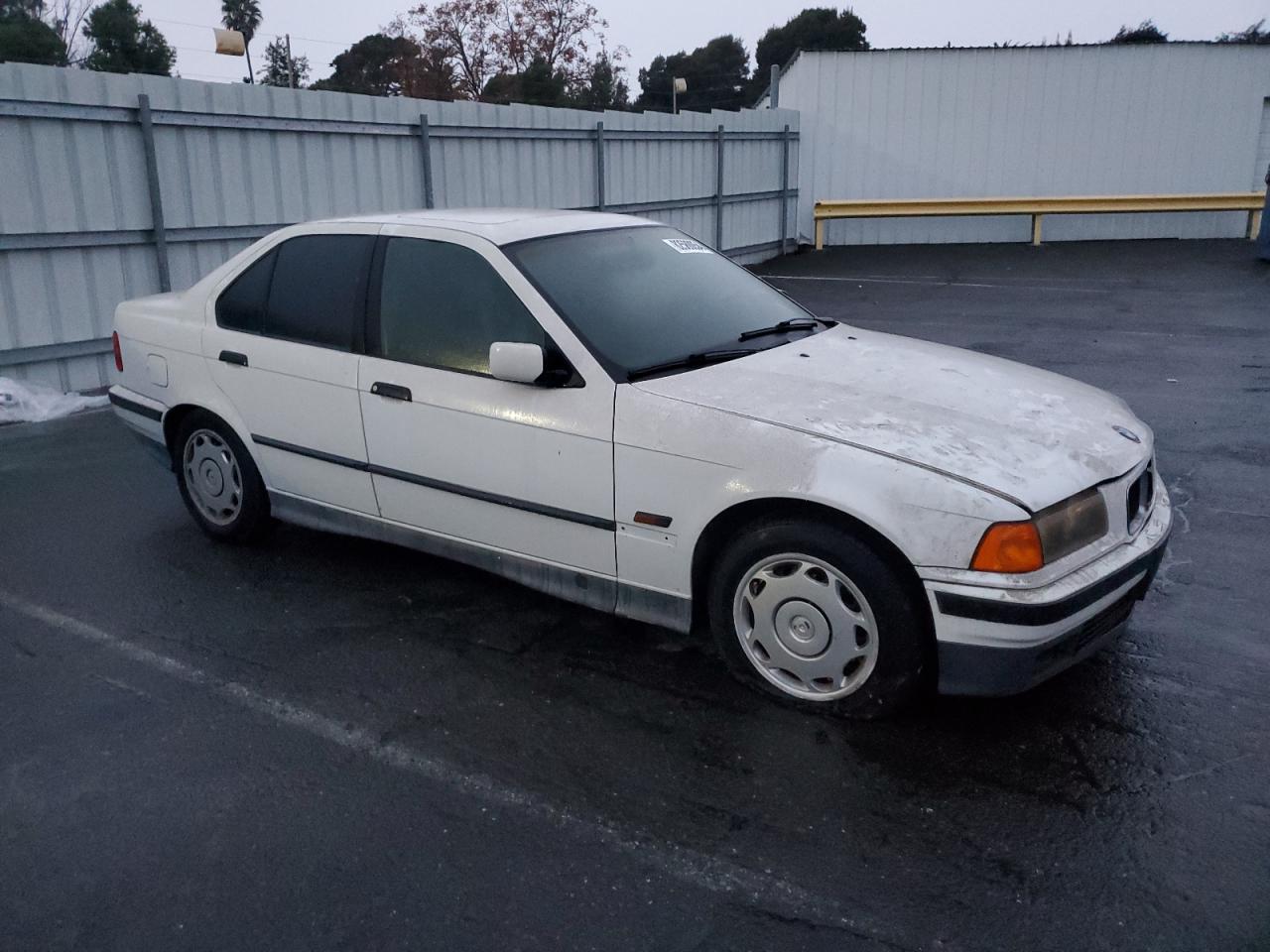 WBACA532XSFG13649 1995 BMW 318 I