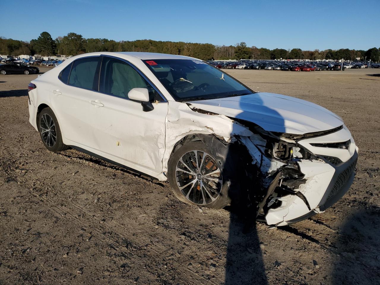 2018 Toyota Camry L VIN: 4T1B11HK2JU611901 Lot: 81371854