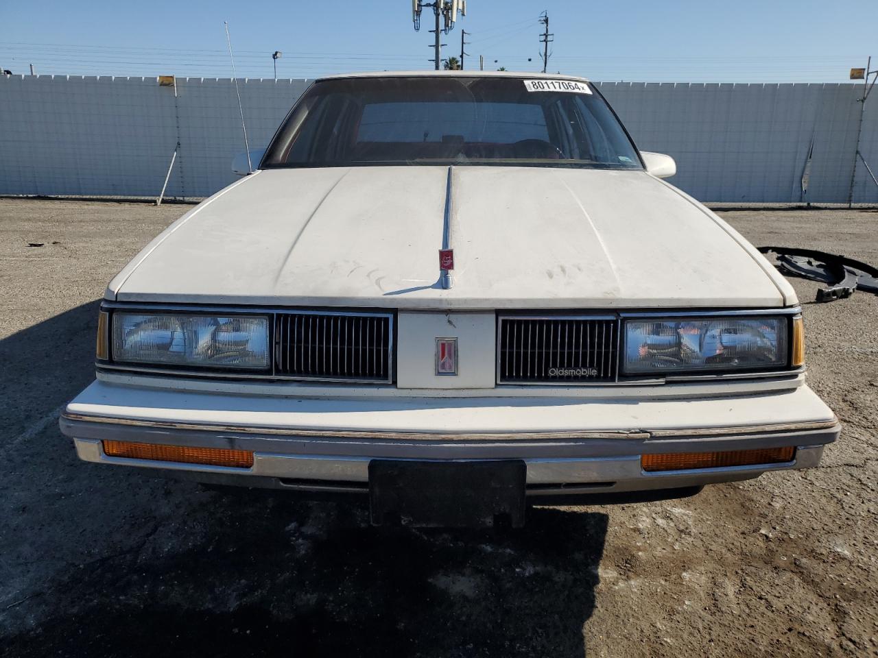 1G3HY54C6J1800245 1988 Oldsmobile Delta 88 Royale Brougham