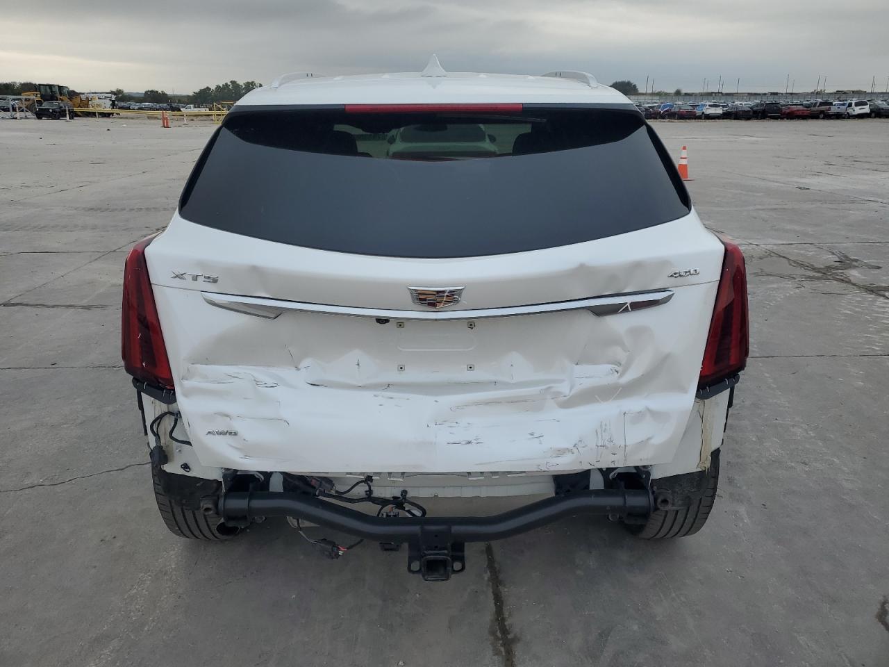 1GYKNDRS8MZ143697 2021 Cadillac Xt5 Premium Luxury