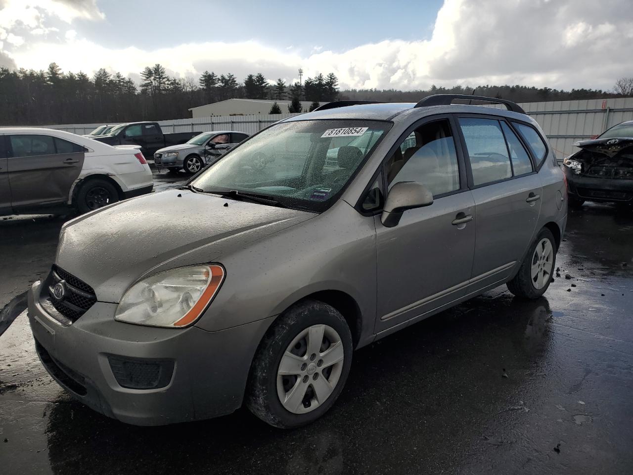 2009 Kia Rondo Base VIN: KNAFG529097262570 Lot: 81810854