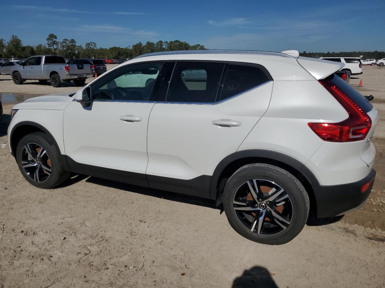 YV4L12UJ3S2450867 2025 Volvo Xc40 Core