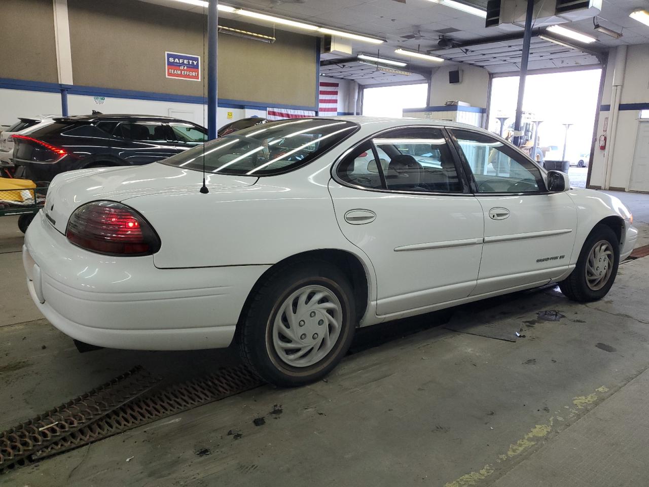 1G2WJ52J4YF155240 2000 Pontiac Grand Prix Se