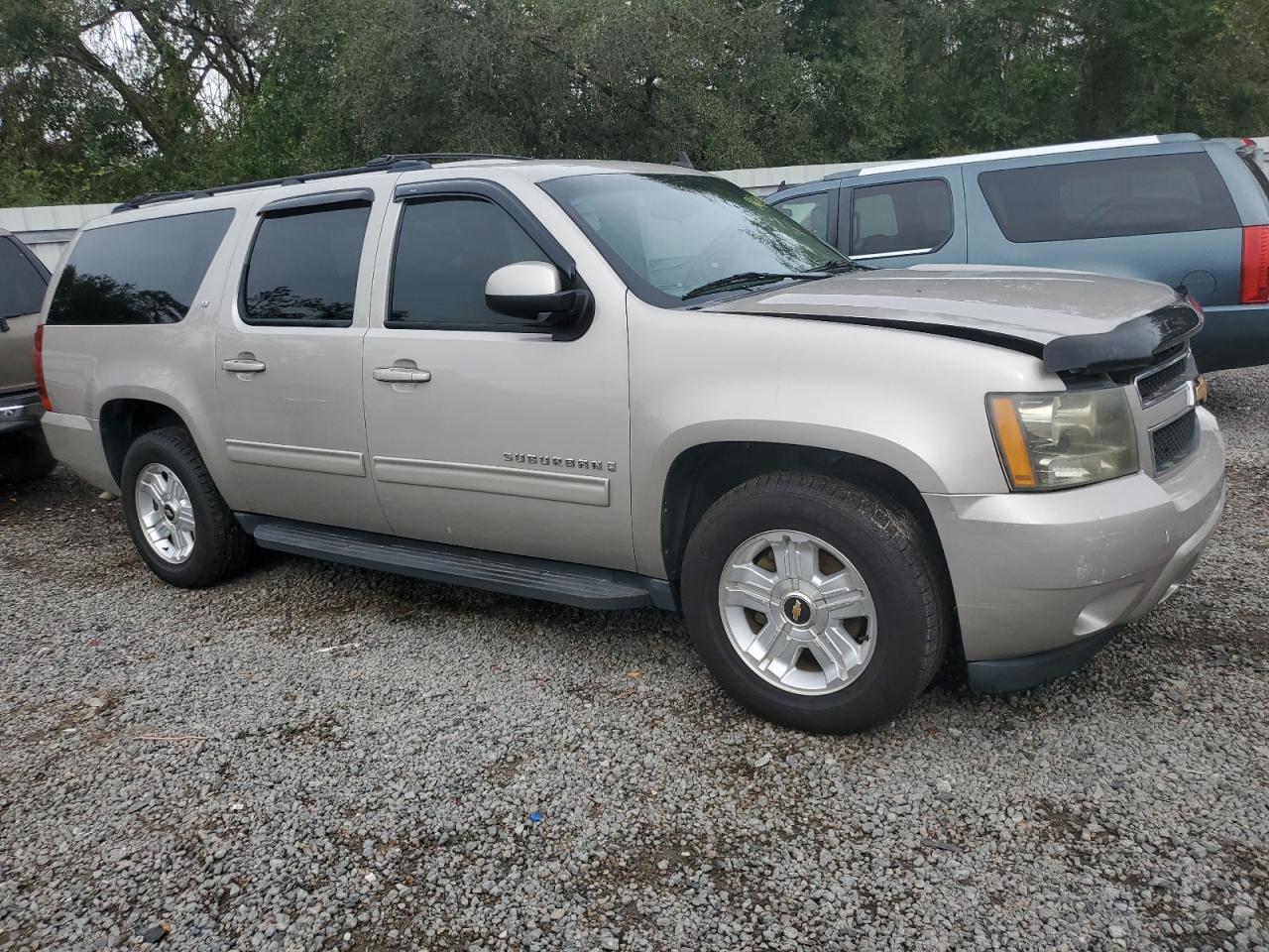 2009 Chevrolet Suburban C1500 Lt VIN: 1GNFC26099R272115 Lot: 81682414