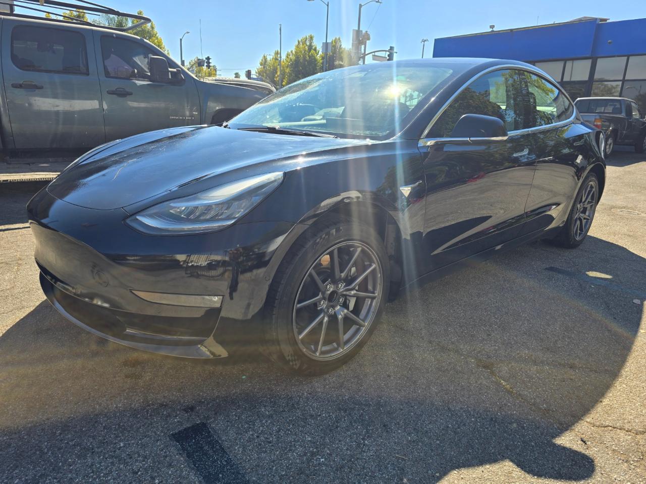 5YJ3E1EA0JF173302 2018 Tesla Model 3