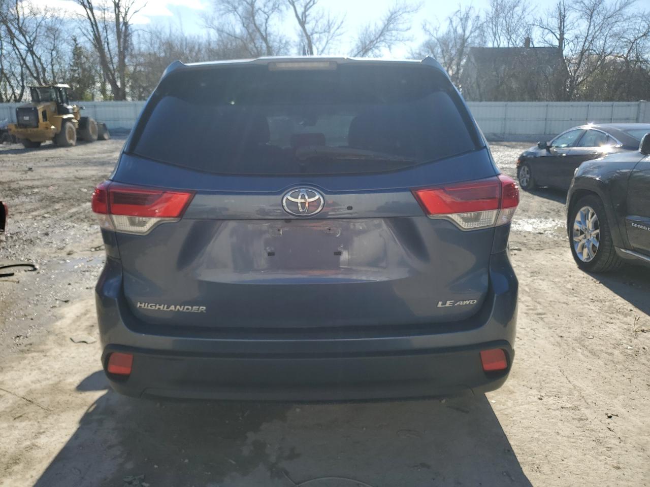 2017 Toyota Highlander Le VIN: 5TDBZRFH8HS368323 Lot: 79844774