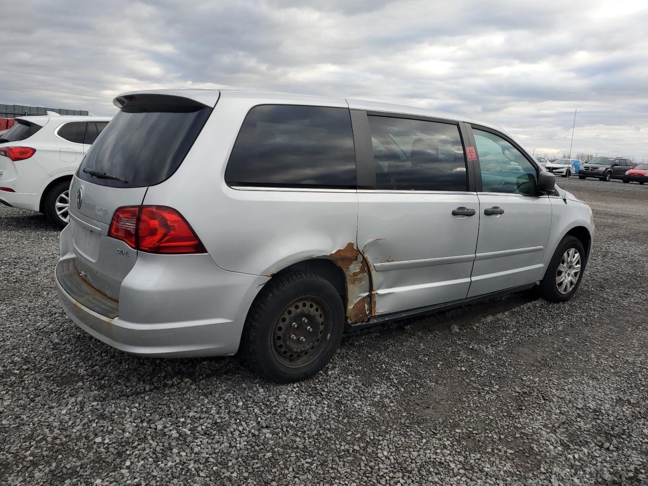 2C4RVAAGXCR120229 2012 Volkswagen Routan S