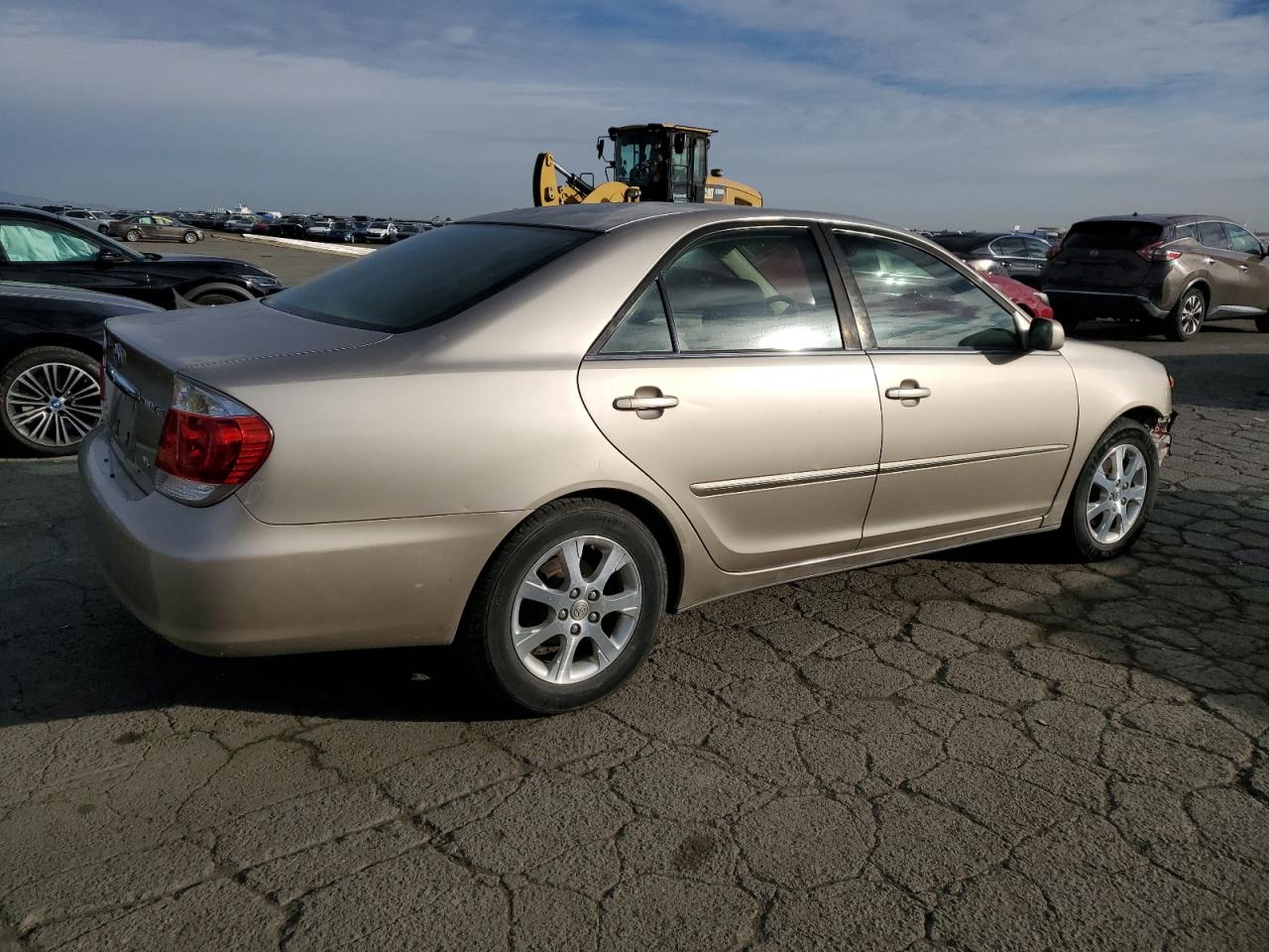 JTDBF30K050162602 2005 Toyota Camry Le