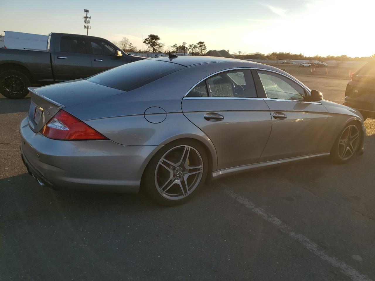 2008 Mercedes-Benz Cls 63 Amg VIN: WDDDJ77X58A117725 Lot: 81343614