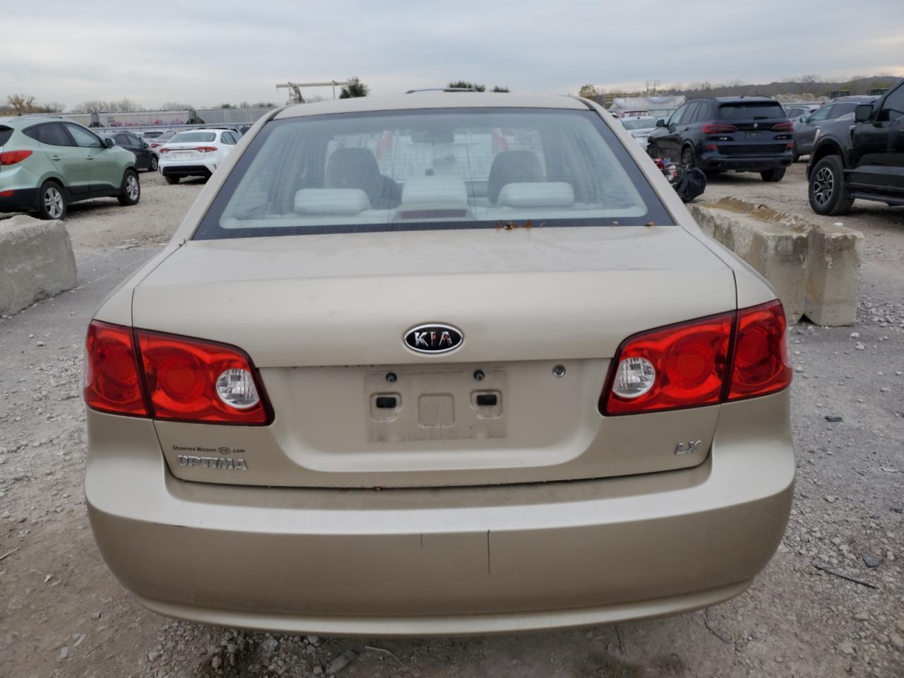 2008 Kia Optima Lx VIN: KNAGE123985169815 Lot: 78888664