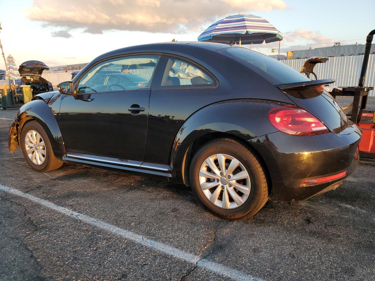 3VWFD7AT3KM710863 2019 Volkswagen Beetle S