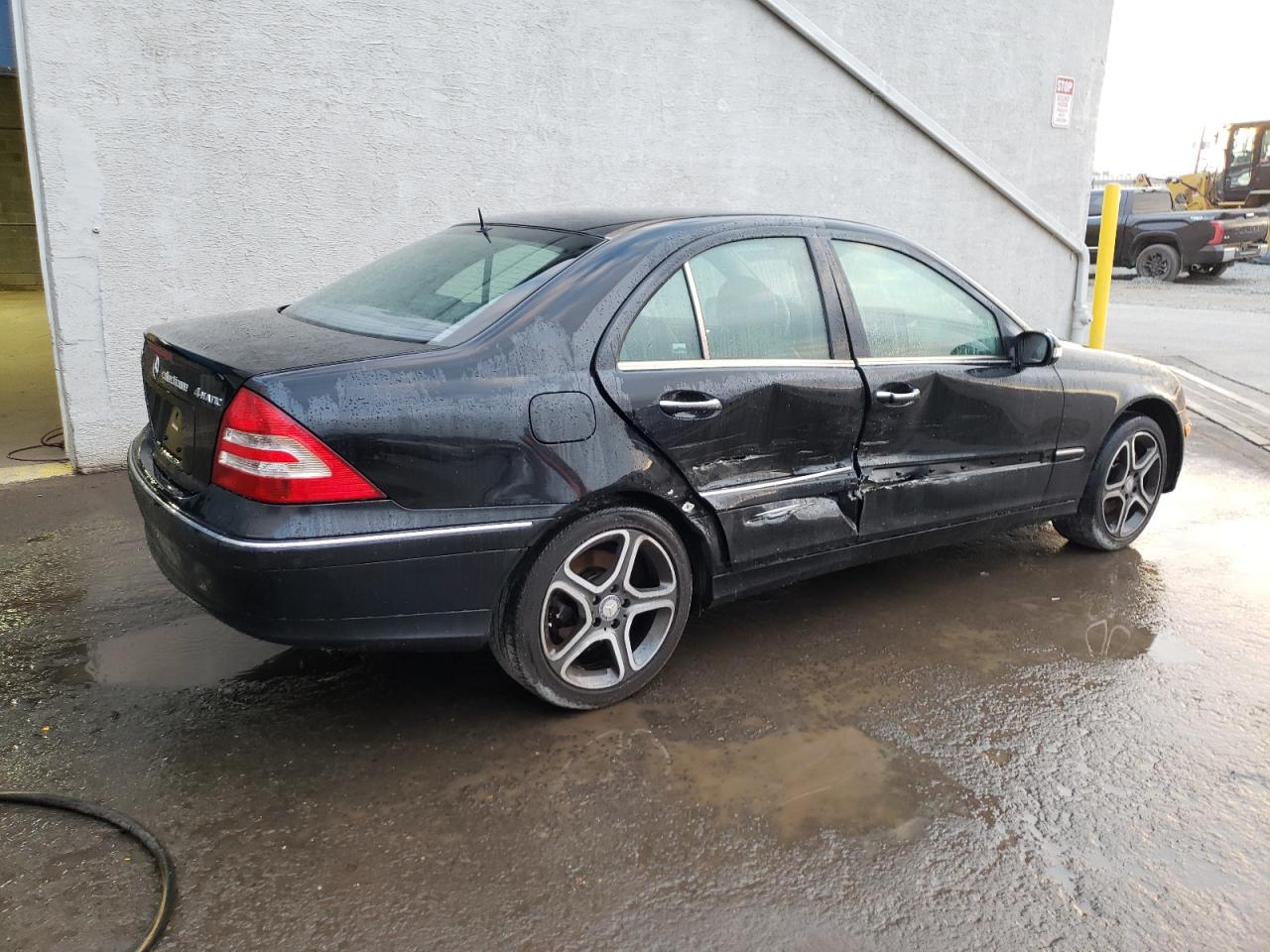 2005 Mercedes-Benz C 240 4Matic VIN: WDBRF81J05F627151 Lot: 78636464