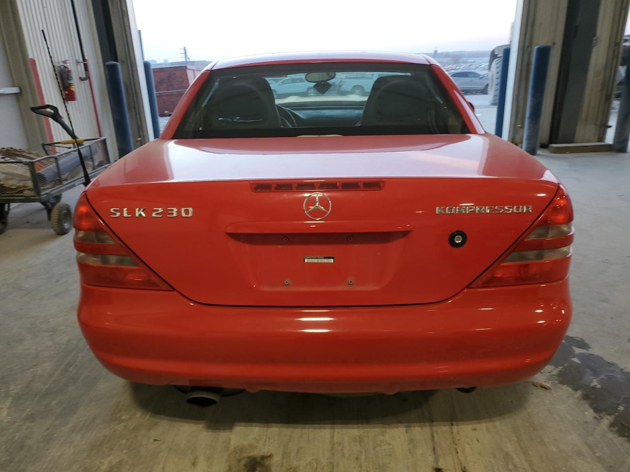 2000 Mercedes-Benz Slk 230 Kompressor VIN: WDBKK47F8YF150465 Lot: 82610754