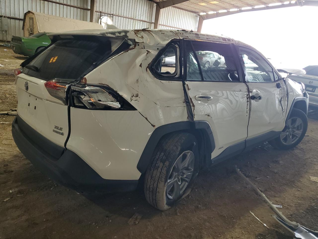 4T3RWRFV1NU073863 2022 Toyota Rav4 Xle