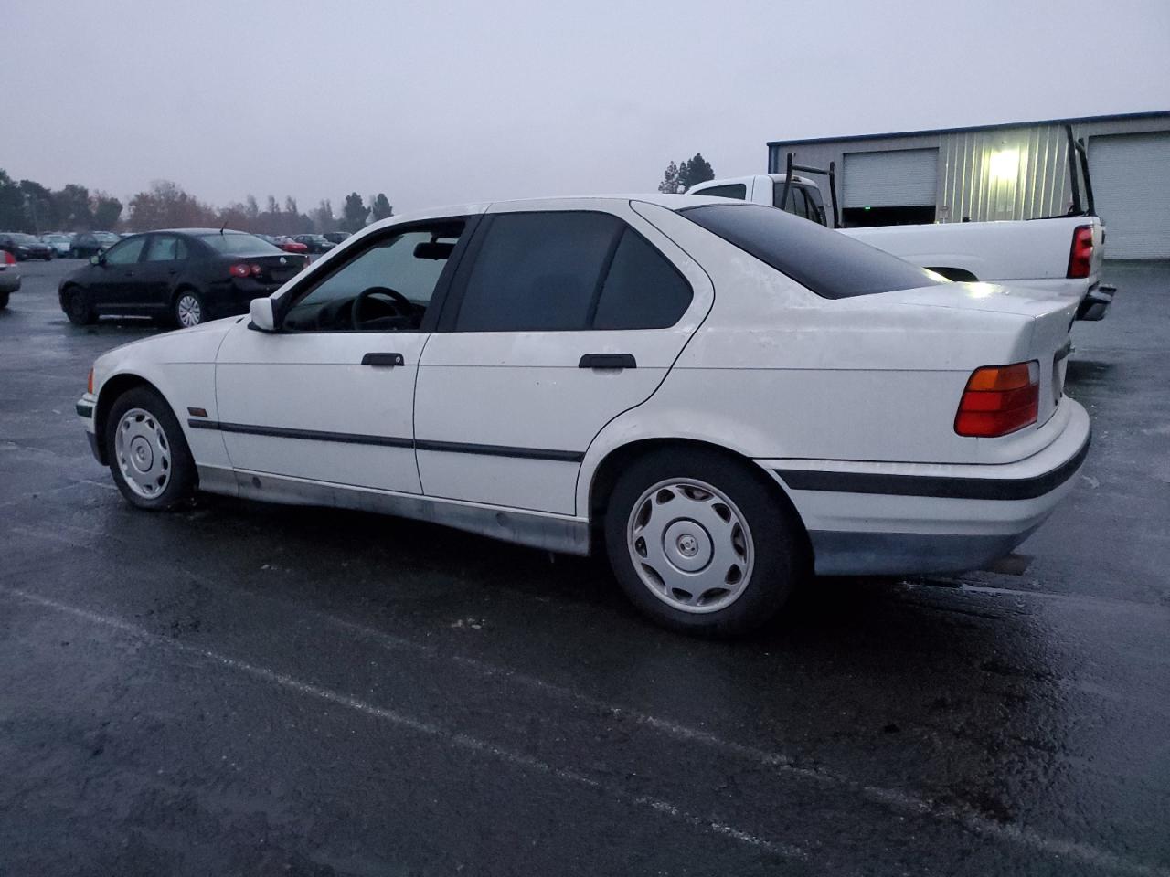 WBACA532XSFG13649 1995 BMW 318 I