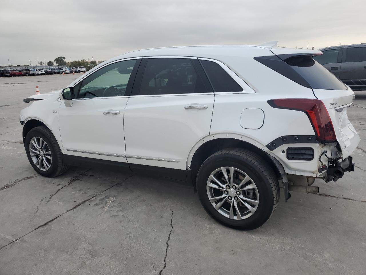 1GYKNDRS8MZ143697 2021 Cadillac Xt5 Premium Luxury