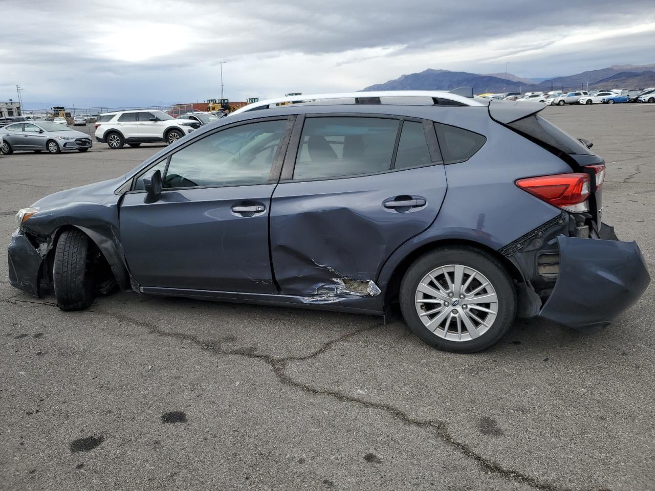 2017 Subaru Impreza Premium Plus VIN: 4S3GTAD63H3714712 Lot: 82415694