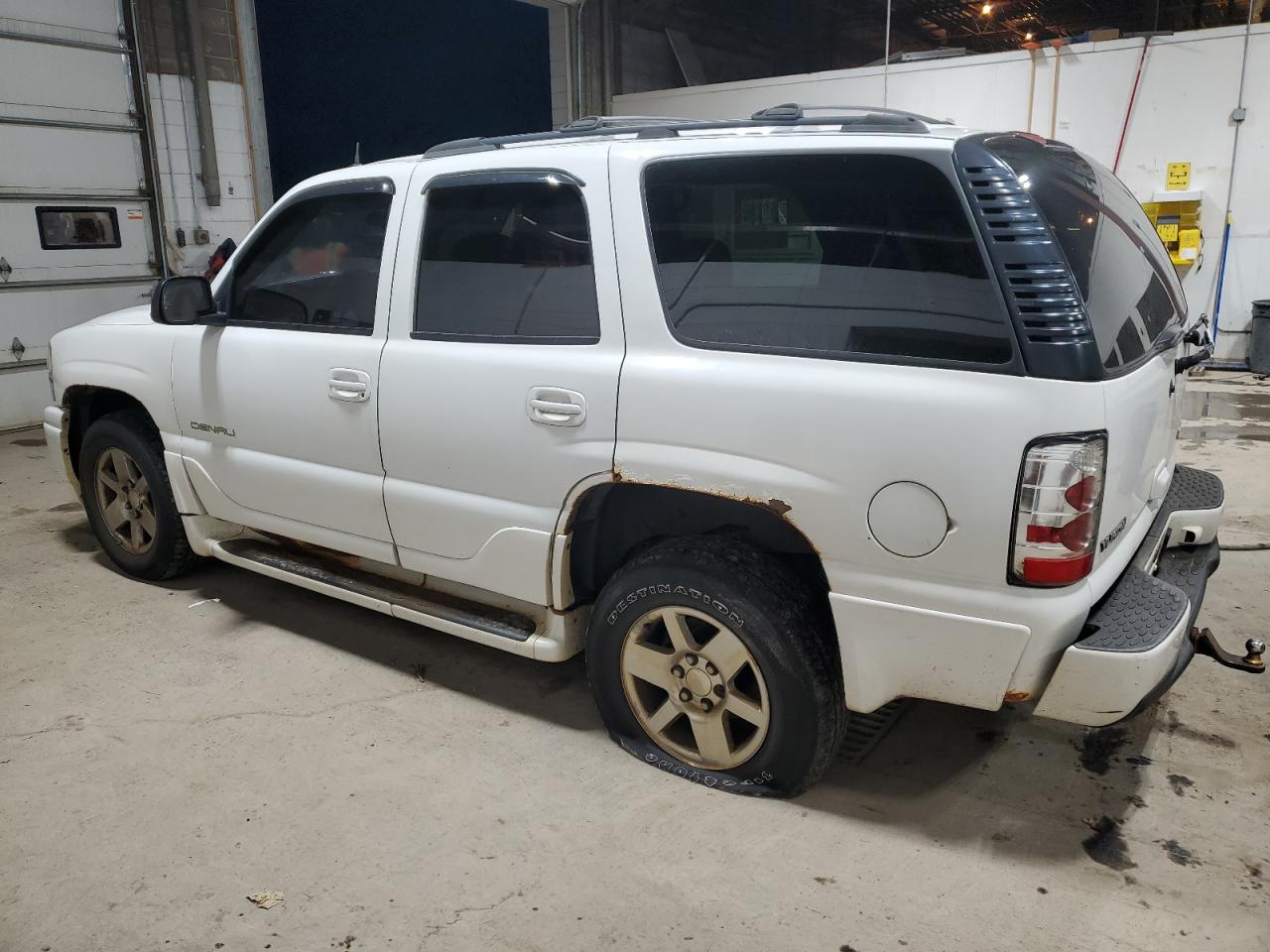 1GKEK63U75J140568 2005 GMC Yukon Denali