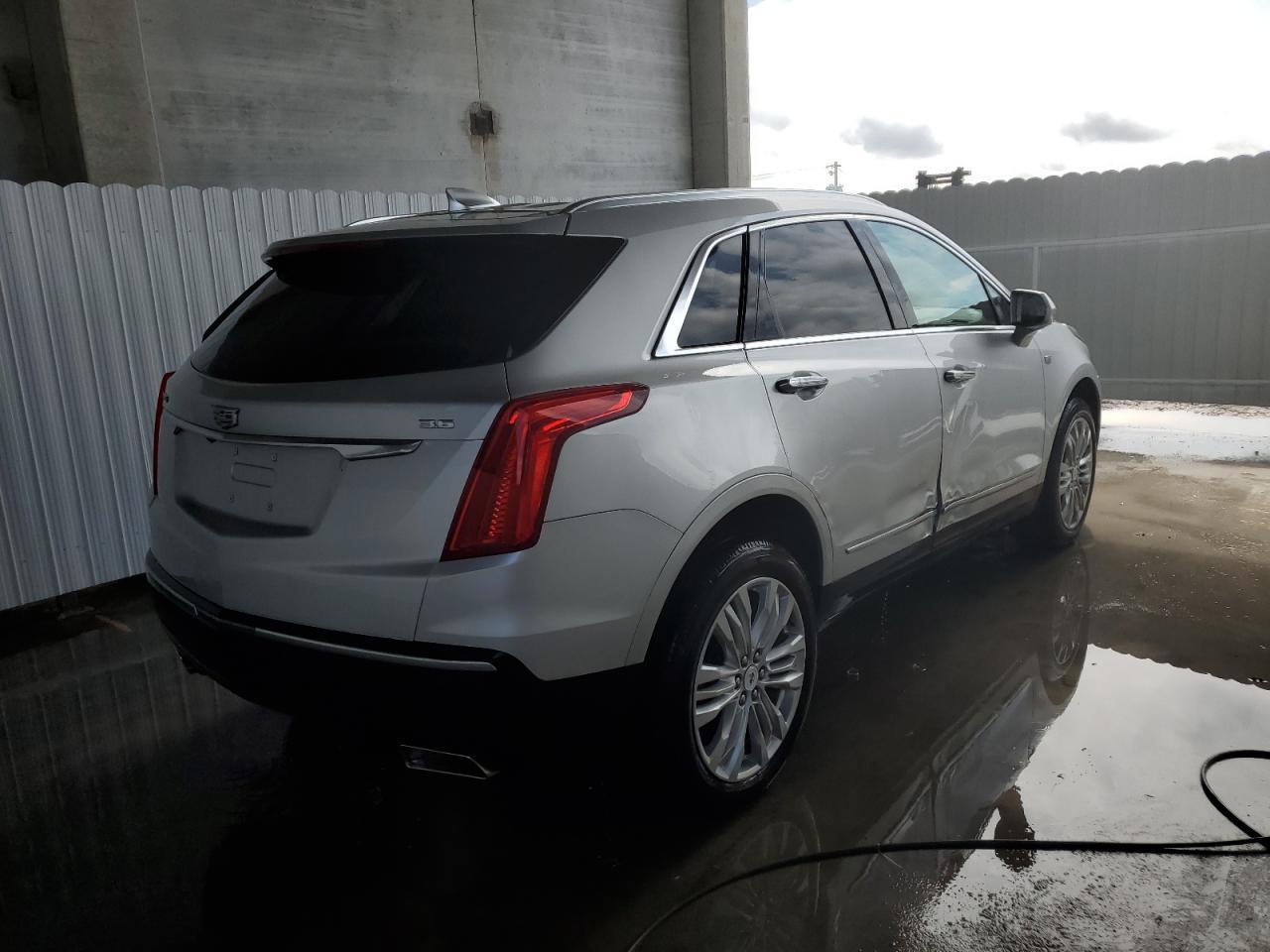 1GYKNERS0JZ131268 2018 Cadillac Xt5 Premium Luxury