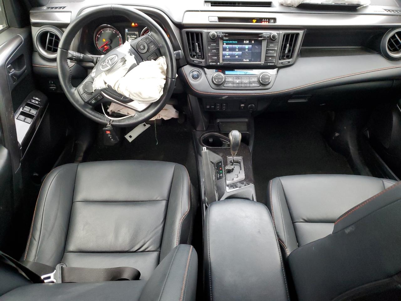 JTMJFREV5HJ715177 2017 Toyota Rav4 Se