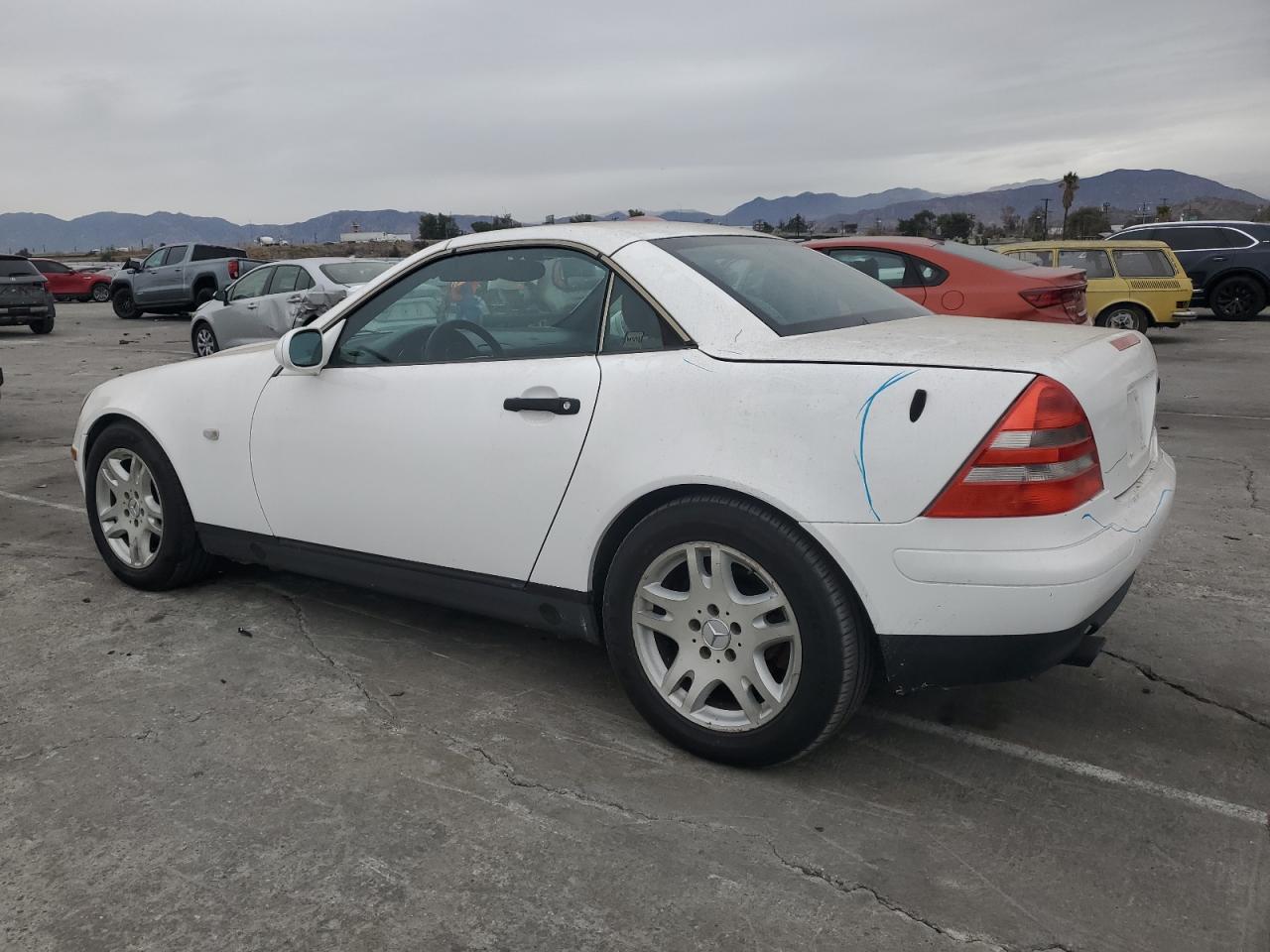 1999 Mercedes-Benz Slk 230 Kompressor VIN: WDBKK47F1XF123686 Lot: 82375414