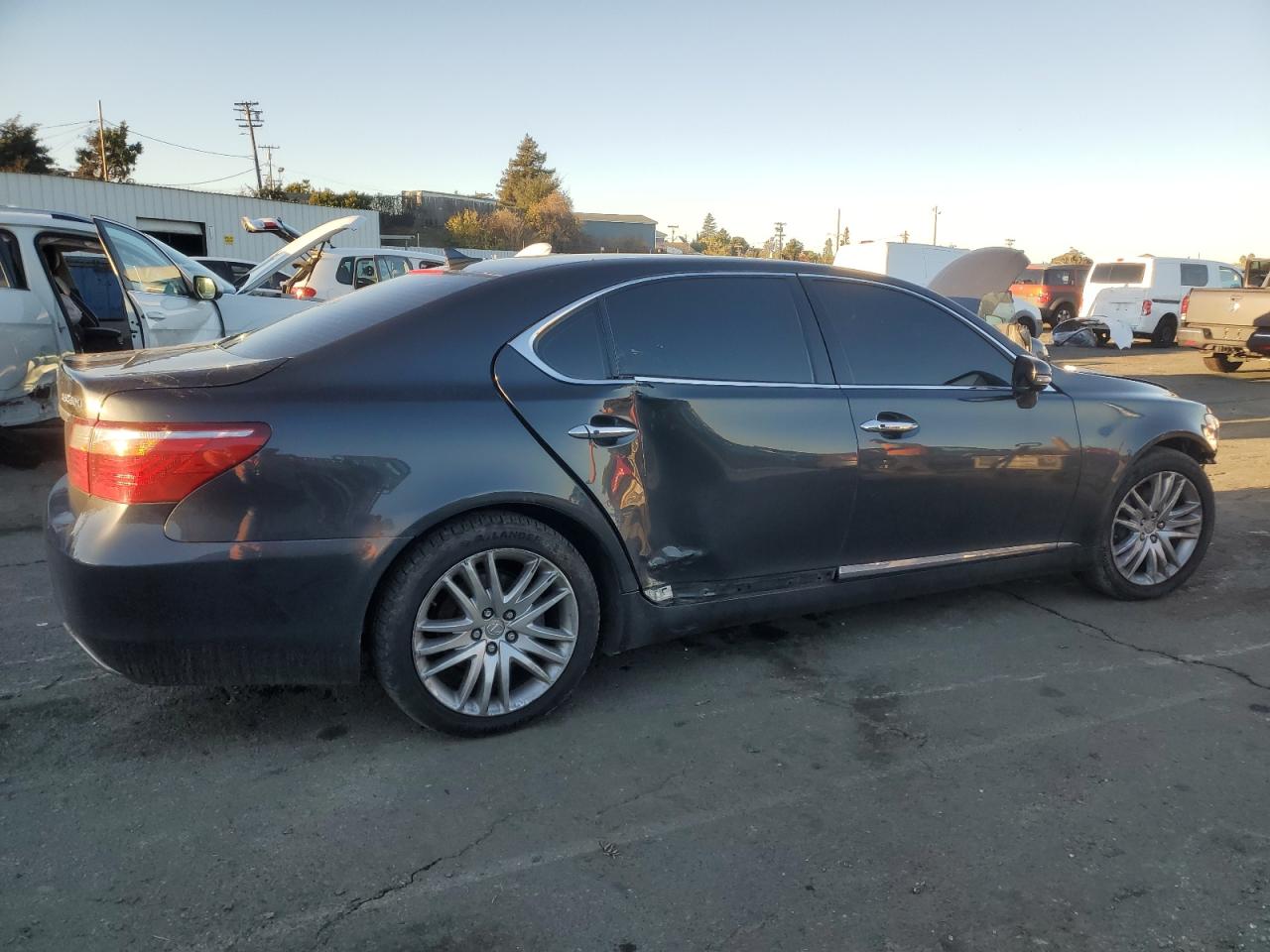 JTHGL5EF7B5041911 2011 Lexus Ls 460L