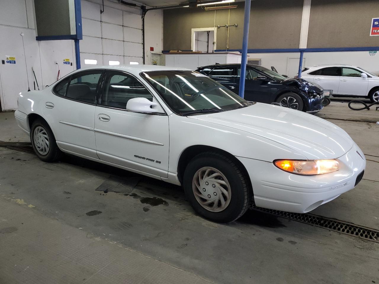 1G2WJ52J4YF155240 2000 Pontiac Grand Prix Se