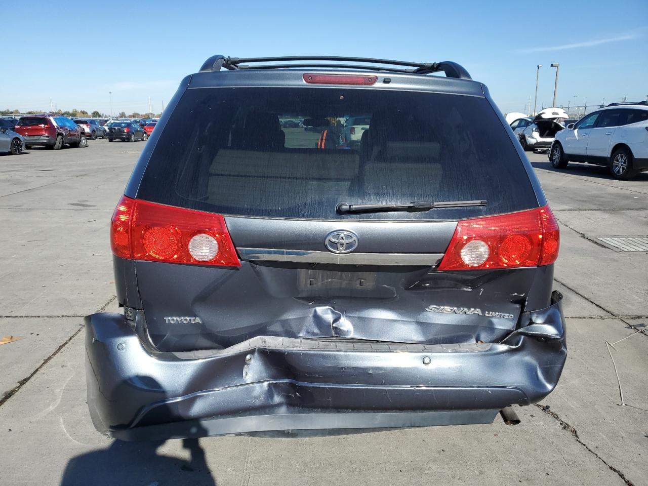 2010 Toyota Sienna Xle VIN: 5TDYK4CC2AS312944 Lot: 79939724