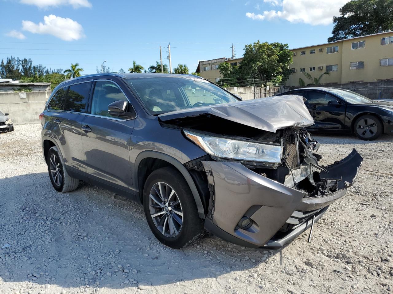 5TDKZRFH1KS564899 2019 Toyota Highlander Se