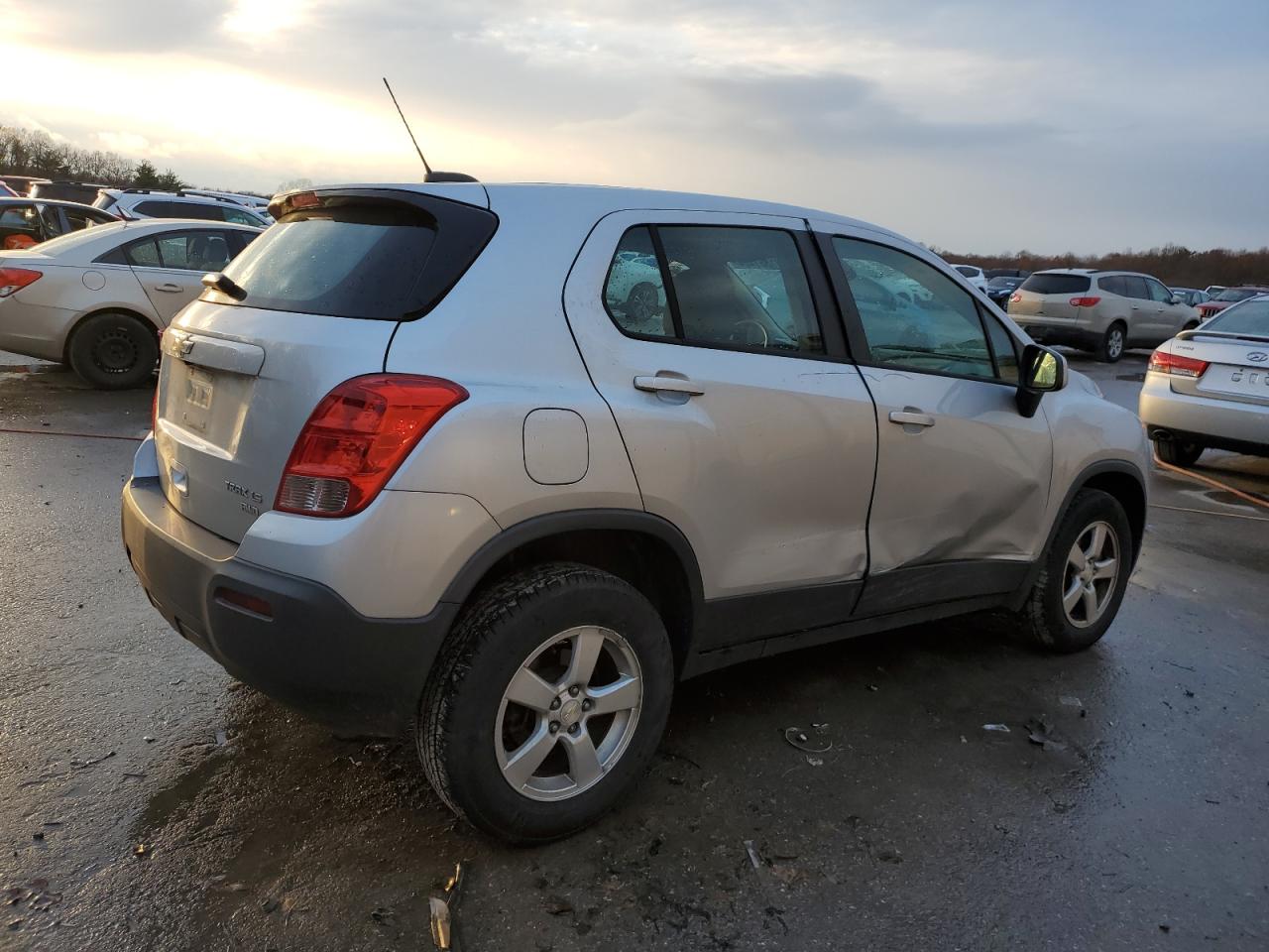 2016 Chevrolet Trax Ls VIN: 3GNCJNSB7GL261930 Lot: 81881464