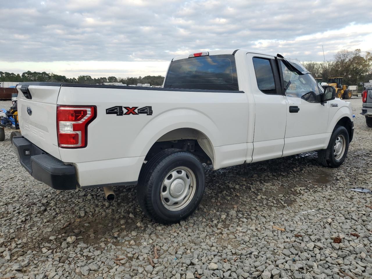 1FTFX1E53JFD96889 2018 Ford F150 Super Cab