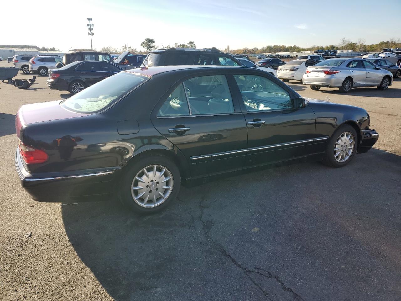 2000 Mercedes-Benz E 320 VIN: WDBJF65G9YA957341 Lot: 81564774