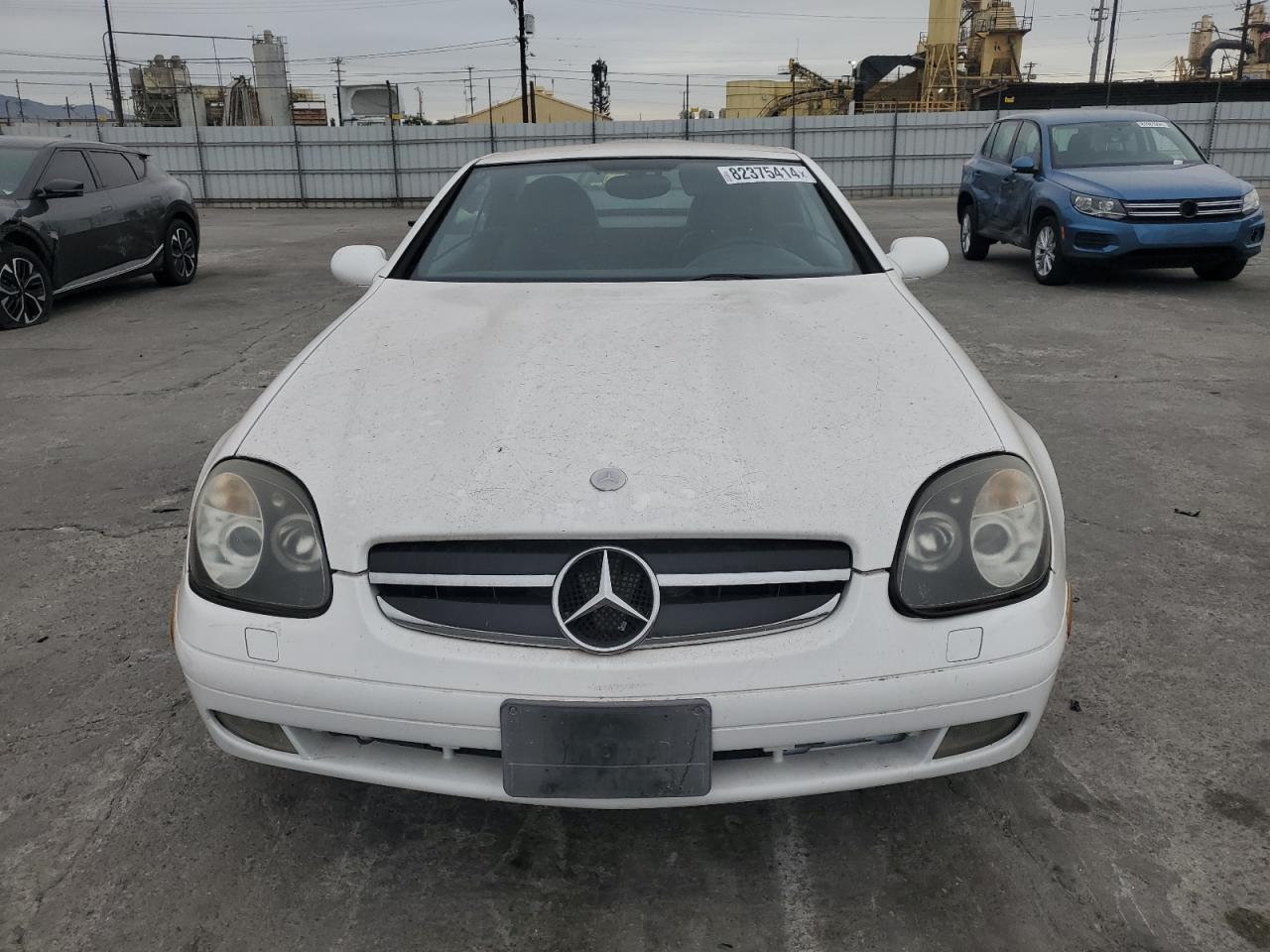 1999 Mercedes-Benz Slk 230 Kompressor VIN: WDBKK47F1XF123686 Lot: 82375414