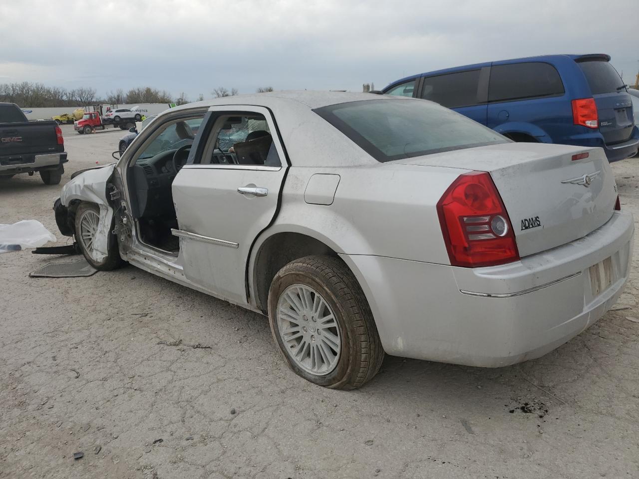 2010 Chrysler 300 Touring VIN: 2C3CA5CV1AH195512 Lot: 77670774