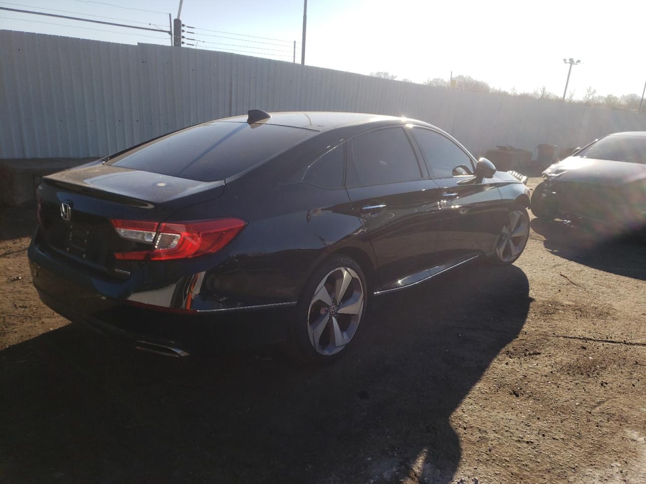 2018 Honda Accord Touring VIN: 1HGCV1F9XJA005598 Lot: 79401774