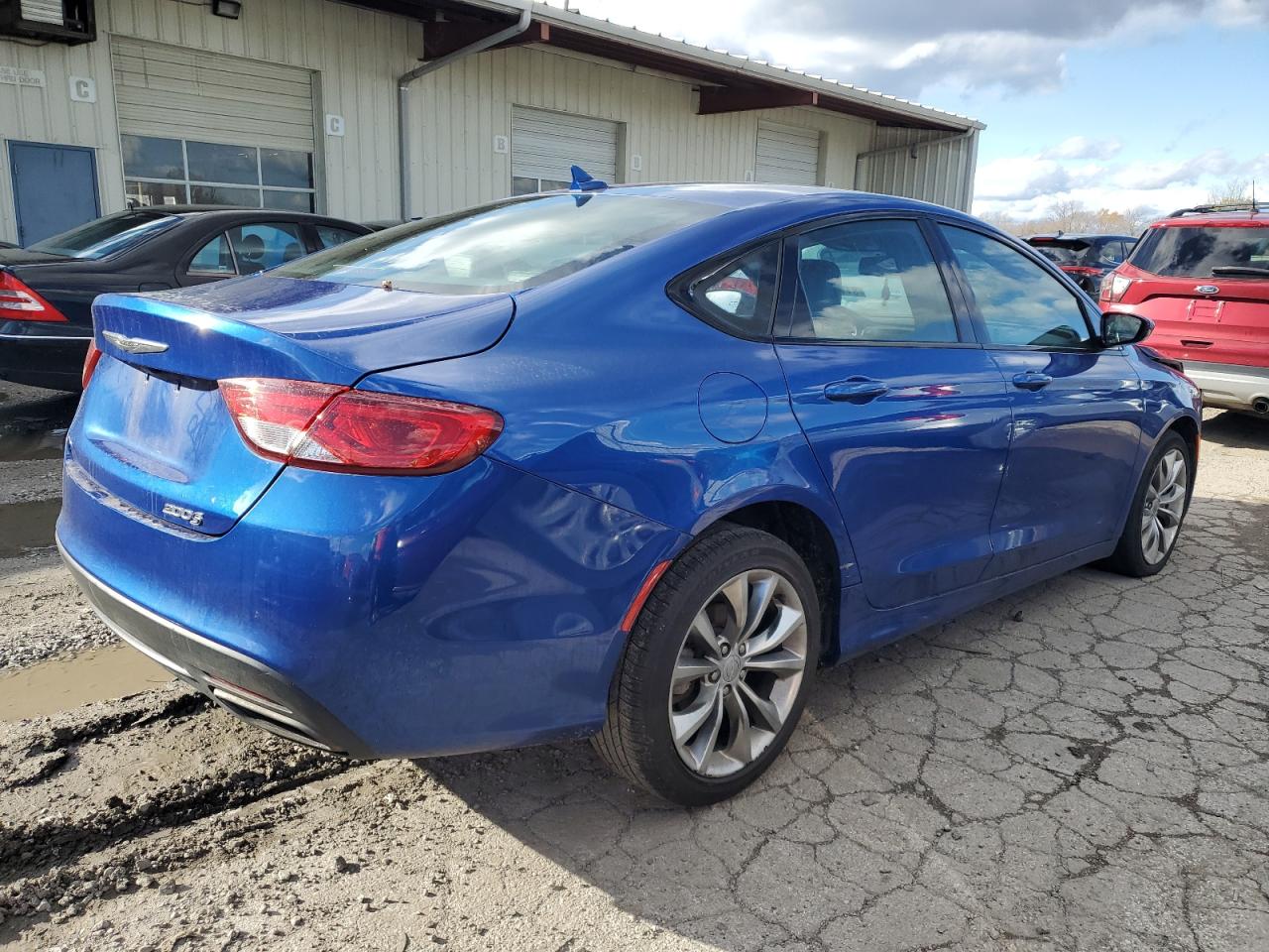 2015 Chrysler 200 S VIN: 1C3CCCBG9FN605327 Lot: 81153864