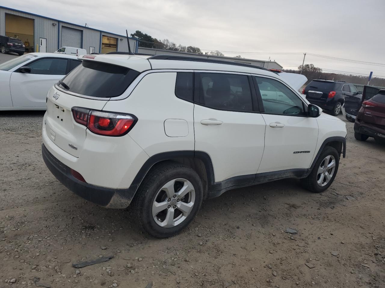 2018 Jeep Compass Latitude VIN: 3C4NJDBB2JT178716 Lot: 82249104