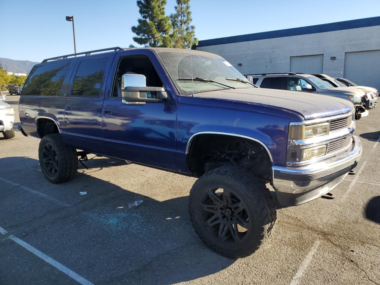 1999 Chevrolet Suburban C1500 VIN: 1GNEC16R9XJ307672 Lot: 78663054