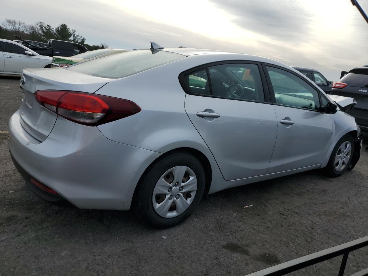 2017 Kia Forte Lx VIN: 3KPFK4A78HE010625 Lot: 82619094