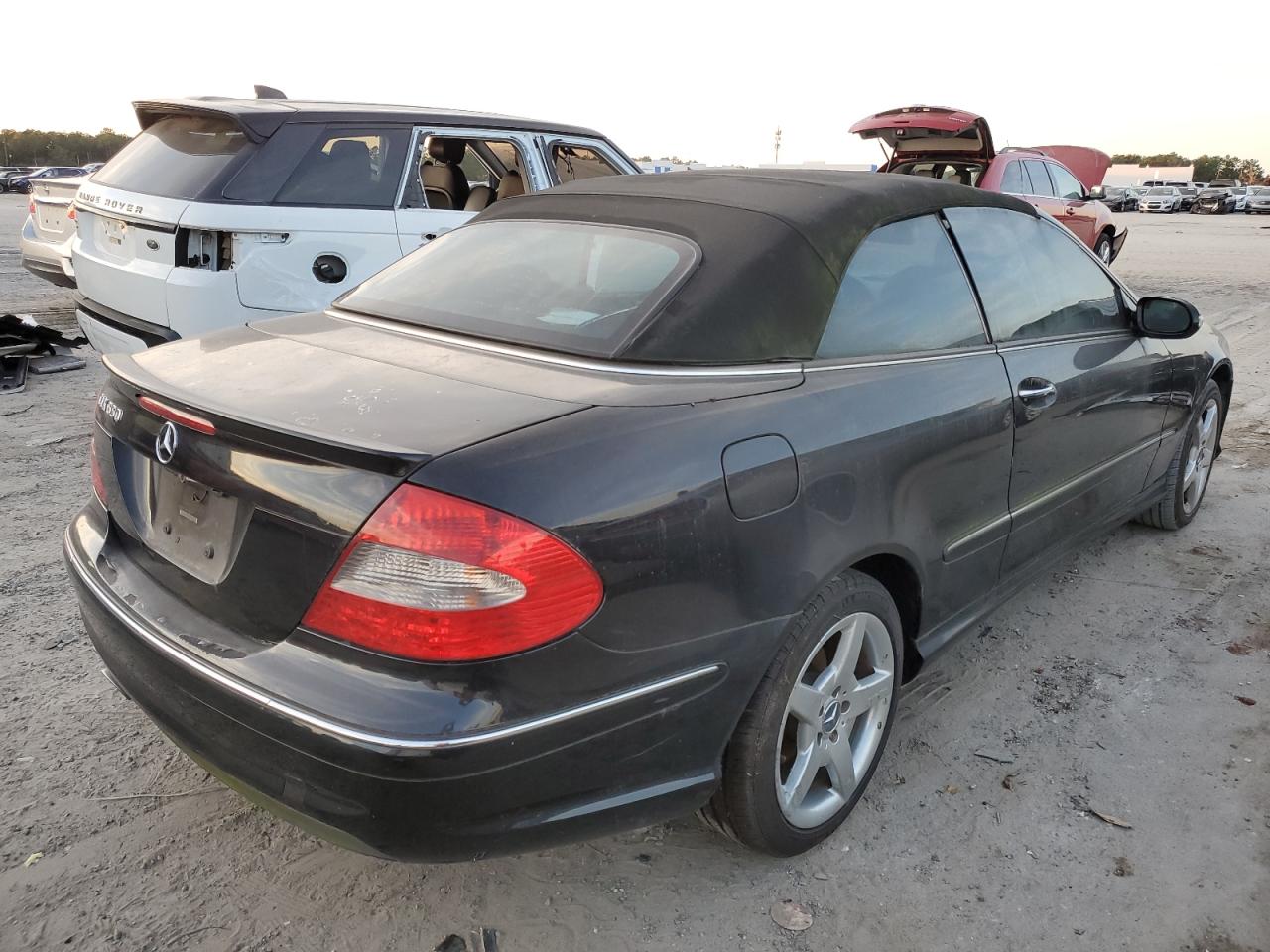 2007 Mercedes-Benz Clk 550 VIN: WDBTK72F07T082837 Lot: 79714153